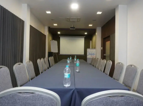 Skylark Business Hotel by OYO