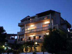 Modern Apartment in Podstrana with Hot Tub