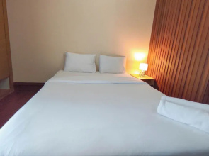 Homey Studio With Easy Pool Access Apartment At Suncity Residence