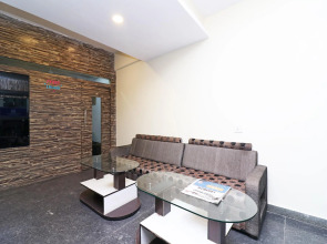 OYO Flagship 19770 Hotel Yatrik Inn