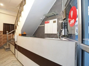 Trimurti Guest House by OYO Rooms