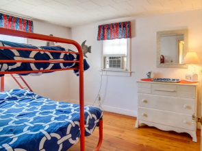 Coastal Cape Cod Charmer: Walk To Beach & Main St!