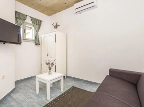 Beautiful Home in Lovran With Wifi and 2 Bedrooms