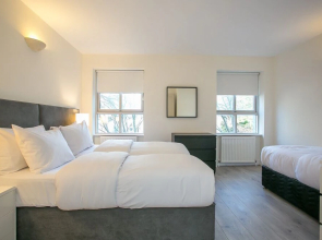 Georgian Square Apartments