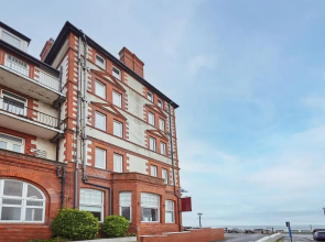 Rooftops in Whitby With 1 Bedrooms and 1 Bathrooms