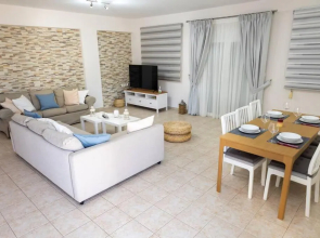 Modern 2bedroom flat with spacious balcony 2
