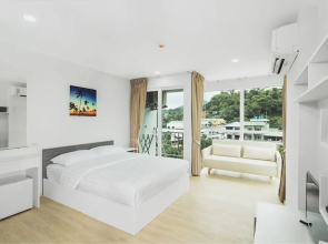 Condo in Kata in Ozone A708