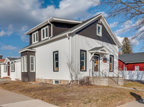 Pet-friendly Minocqua Home: Walk to Lake & Dining!