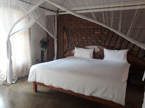 iroCK Lodge