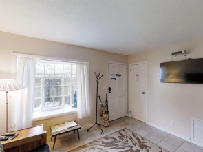 Secluded 2 Bedroom 1 Bath Cottage Home