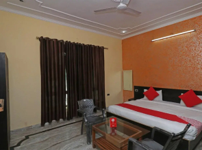 Everest Inn By OYO Rooms