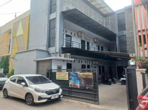 OYO 93209 Guest House Cemara 3