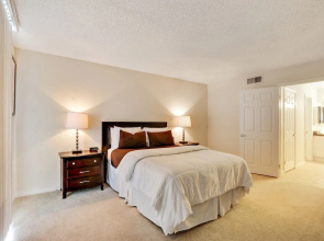 Global Luxury Suites at Via Marina