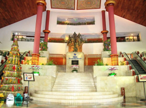 Отель Bali Beach