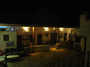Bir Kedi Villa