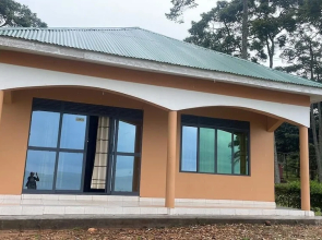 Pearl Gardens Beach Resort Kalangala