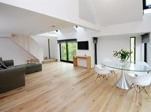 Modern 3 bed riverside home in Bath