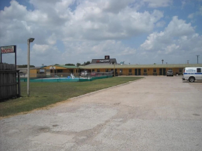 Tropicana Motel