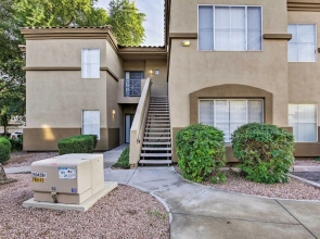 Condo w/ Pool Access, 5 Mi to Tempe Diablo Stadium