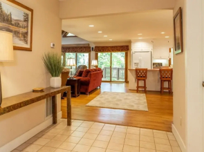 Book Spring Summer Luxury House at Wintergreen