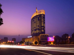 Huaqiao New Century Grand Hotel