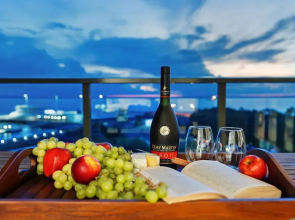 Zen By The Sea Pool - Balcony Dining - Seaview