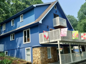 Lil Black Bear Inn