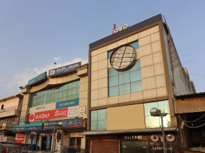 OYO 834 Shree Balaji Hotel