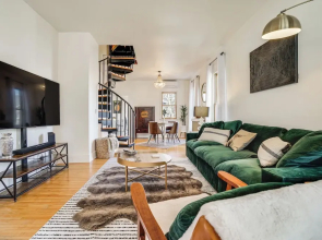 Saint Paul Vacation Rental Near Shopping & Dining!