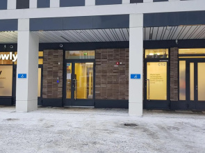 City apartment with lake view and free parking