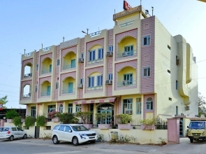 Hotel Rajlaxmi Palace by OYO Rooms