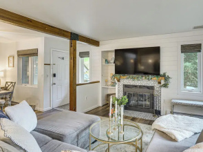 Hike, Ski & Golf: Fully Renovated Edwards Townhome