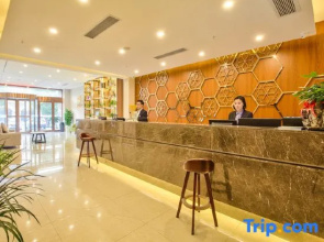 Yiyue Online Apartment (Hangzhou Bay Century City)