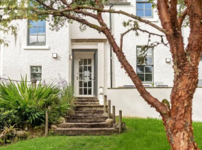 Captivating 4-bed House in Killin