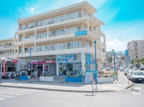 Ostria beachfront studio with seaview