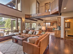 Modern Eagle Crest Escape w/ Patio & 2 Balconies!