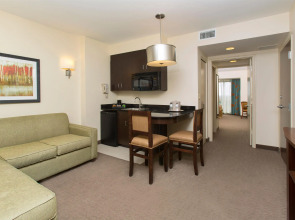 Ramada Plaza by Wyndham Orlando Resort & Suites Intl Drive