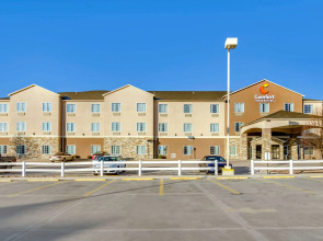 Comfort Inn & Suites near Bethel College