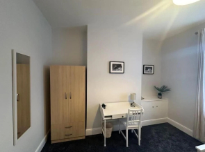 Apartment - Sleeps 3 - Pet Friendly - Parking