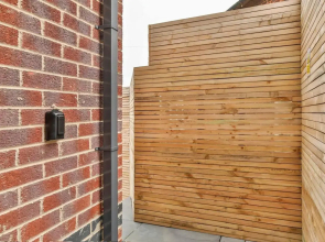 Renovated Whole House sleeps 4-5, WiFi, Parking near Sheffield Parkway