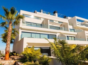Las Colinas Golf & Country Club Residences