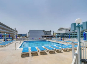 Walk to Wildwood Boardwalk: Family-friendly Condo!