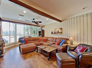 Lavish All-suite W/ Tennis Courts: Near Pool, Golf 4 Bedroom Condo