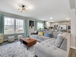 New Build-Modern 4BR, Kid-Friendly Home In Poconos
