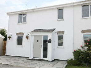 21 Llwyn Gwalch Estate
