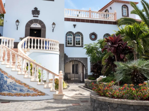 Apartment With one Bedroom in Caniço, With Wonderful sea View, Shared Pool, Enclosed Garden - 1 km From the Beach