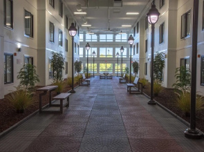 Stay With Ease Hospitality! 1 Bed 1 Bath