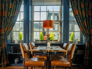 Black Bull Hotel