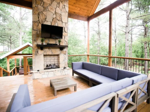 Pinot in the Pines Cabin