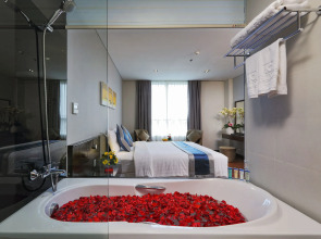 Central Palace Hotel